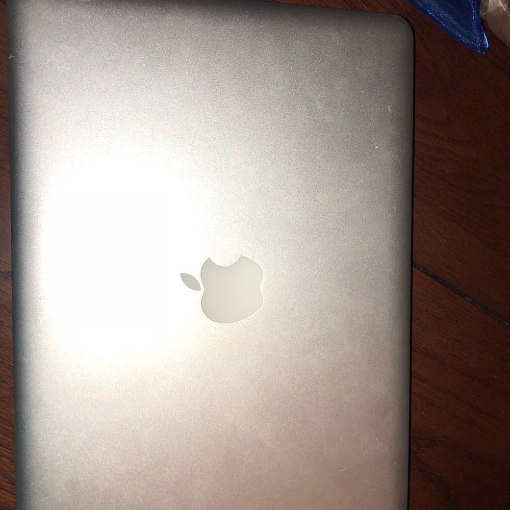 MacBook Pro - Picture 3 of 3